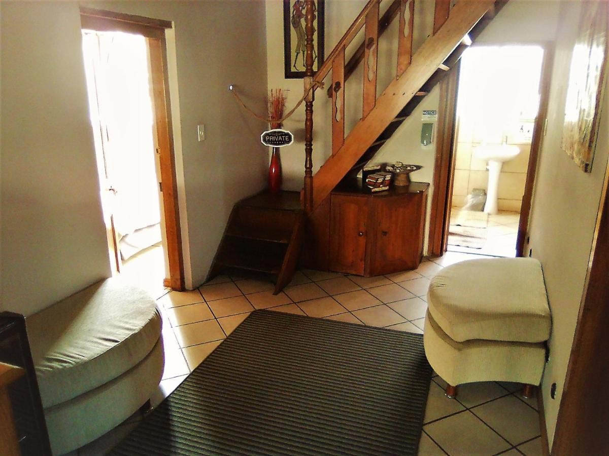 Jembjo'S Knysna Lodge & Backpackers エクステリア 写真